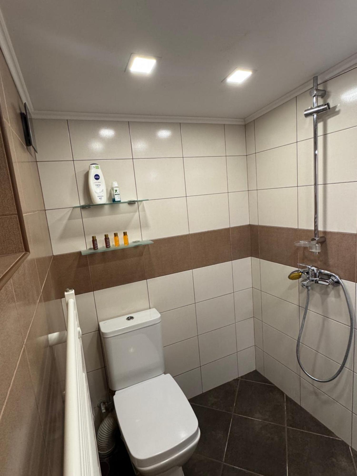 רוסה Danube Rose Cottage מראה חיצוני תמונה