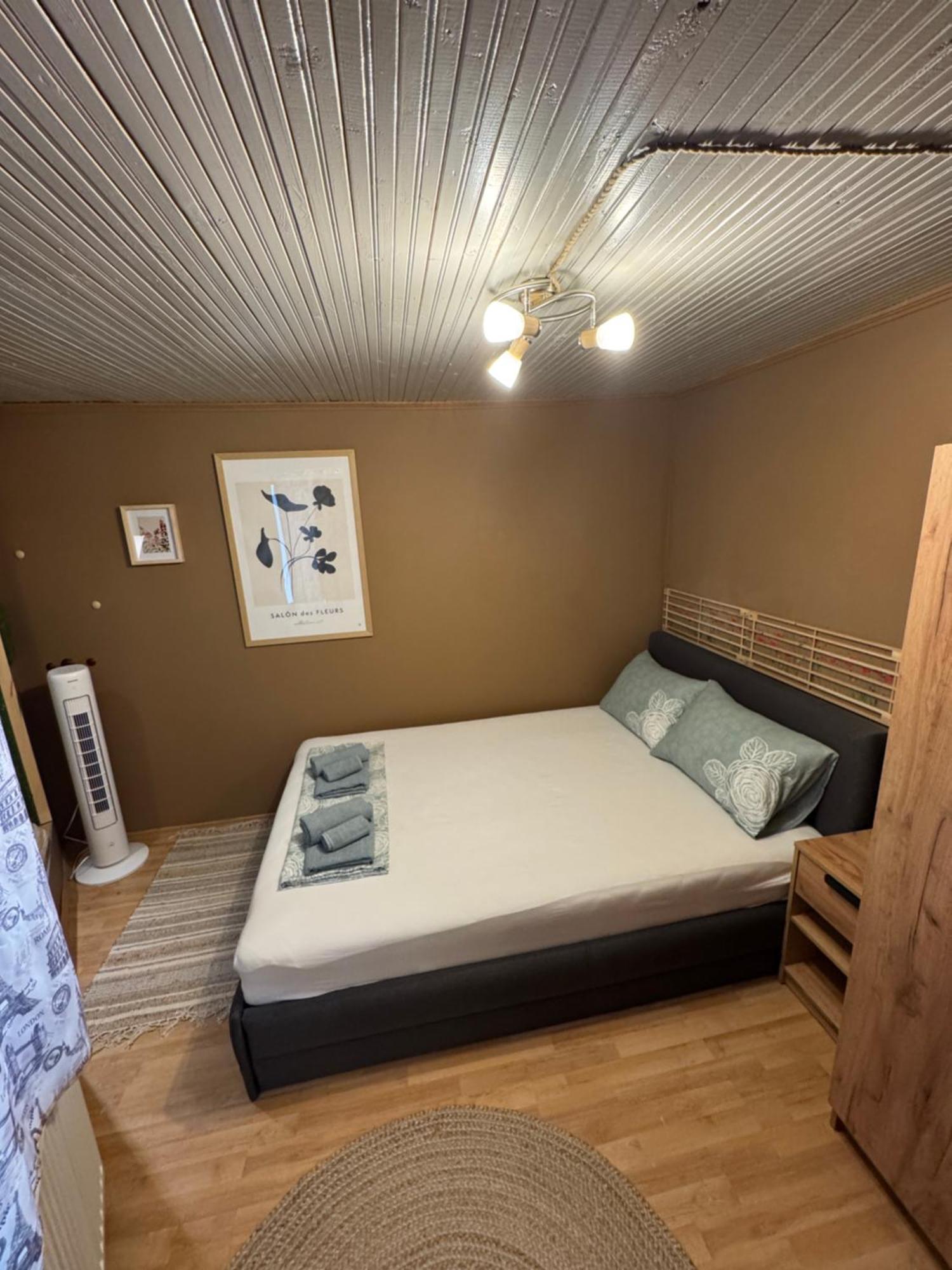 רוסה Danube Rose Cottage מראה חיצוני תמונה